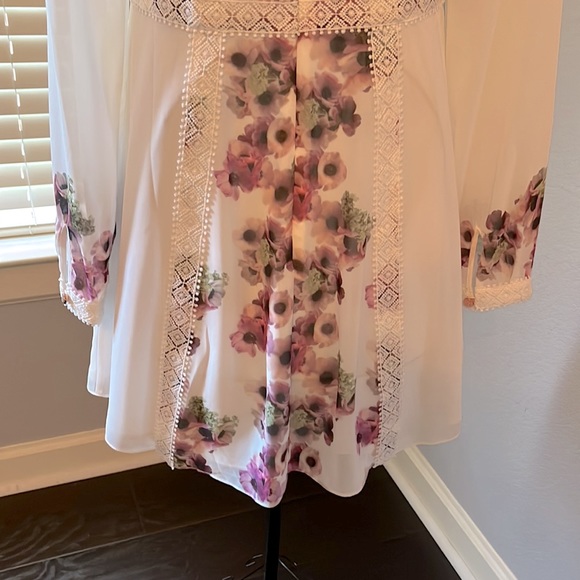 Stylish and classy Ted Baker mid length dress. Never worn, to big. Sold out - Picture 7 of 9